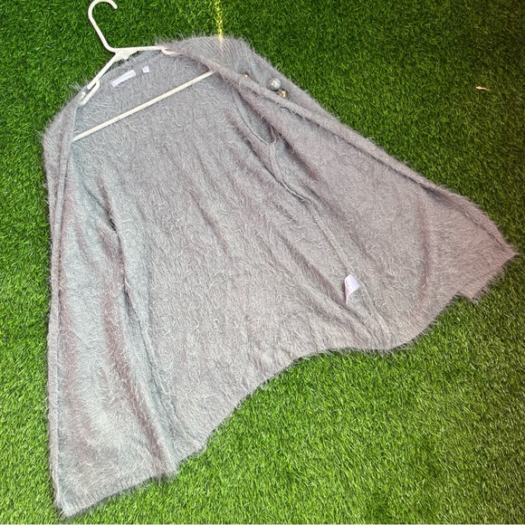 China fur shrug FIXED FIXED FIXED NO OFFERS PLZ❌ - Picture 6 of 8